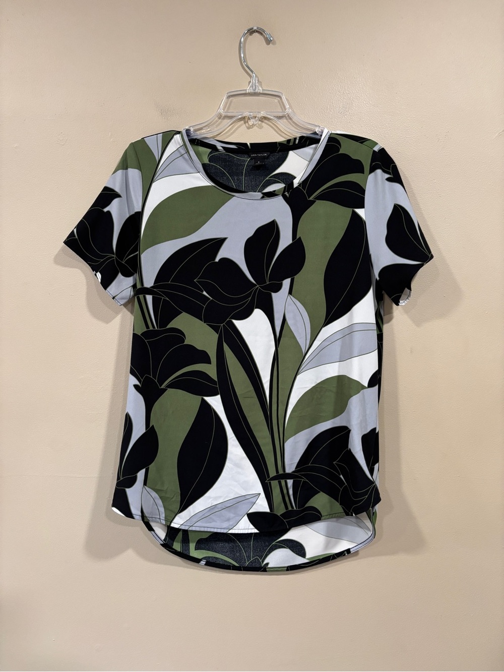 Ann Taylor Women's Floral Short Sleeve Top Size M